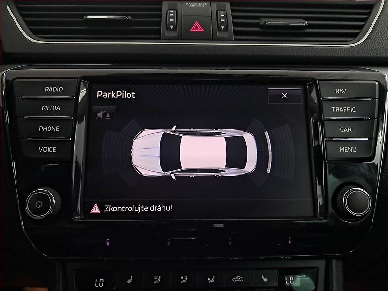 Škoda Superb (2016) Ambition 1.6 TDI, Automat - fotka 17 z 20