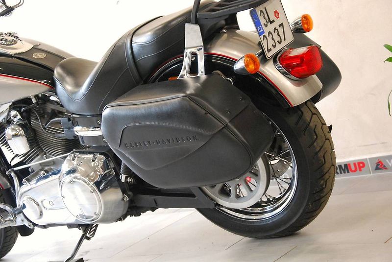 Harley-Davidson FXDC Dyna Super Glide Custom (2009) 2. - fotka 19 z 20