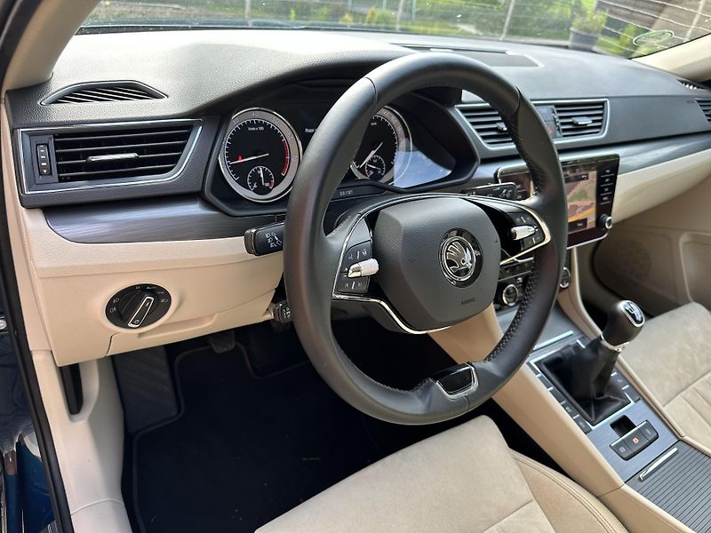 Škoda Superb (2020) 1.5 TSi, po STK - fotka 15 z 22