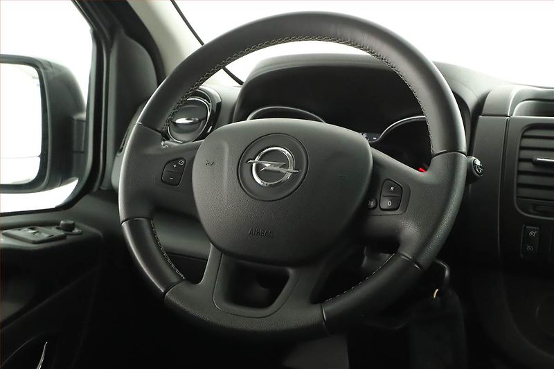 Opel Vivaro (2019) 1.6 BiCDTI, Bus, 9Míst, ČR - fotka 7 z 13