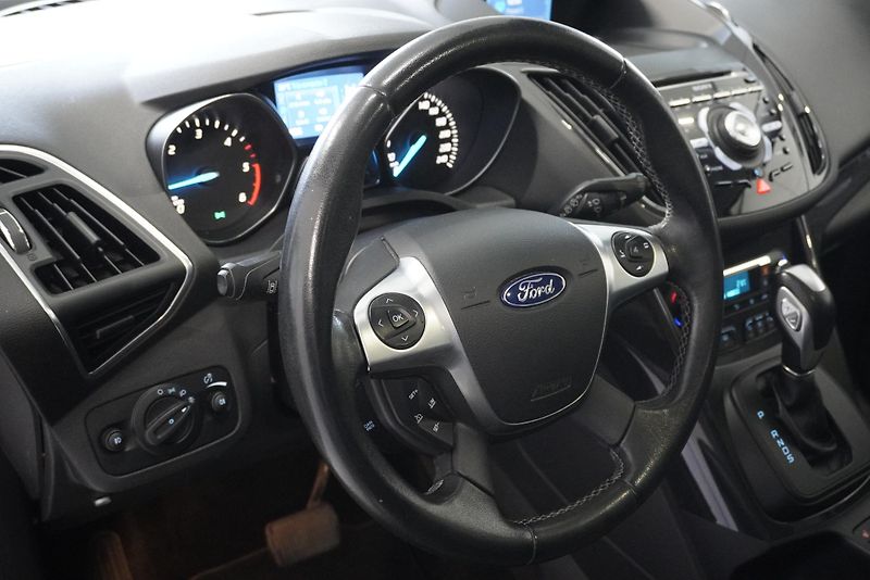 Ford Kuga 2.0 TDCI 132kW TITANIUM 4X4 - fotka 14 z 32