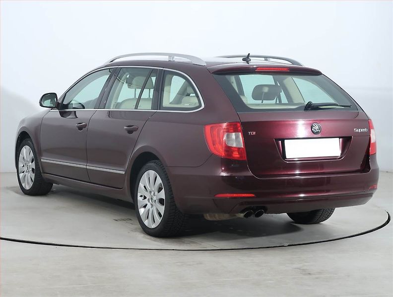 Škoda Superb (2010) 2.0 TDI, Serv.kniha, Xenony - fotka 4 z 21