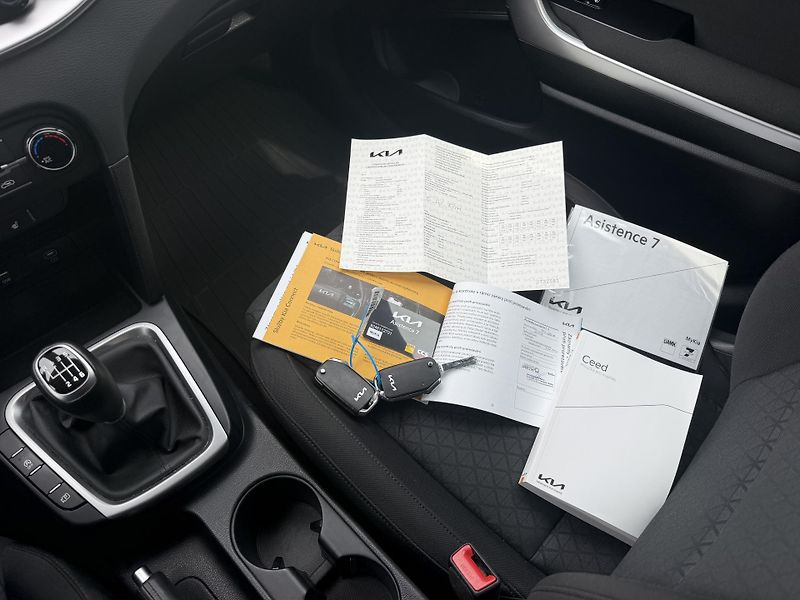 Kia Ceed Kombi 1,5i 103kW  - fotka 17 z 21