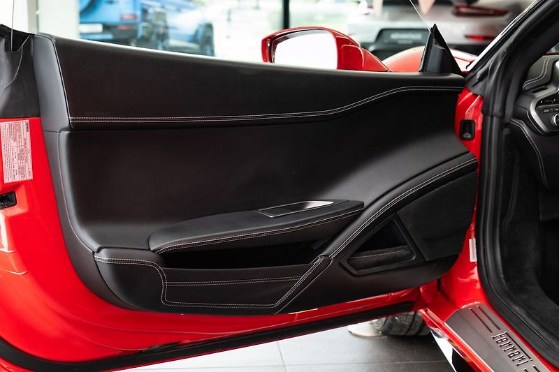 Ferrari 458 Italia - fotka 7 z 22