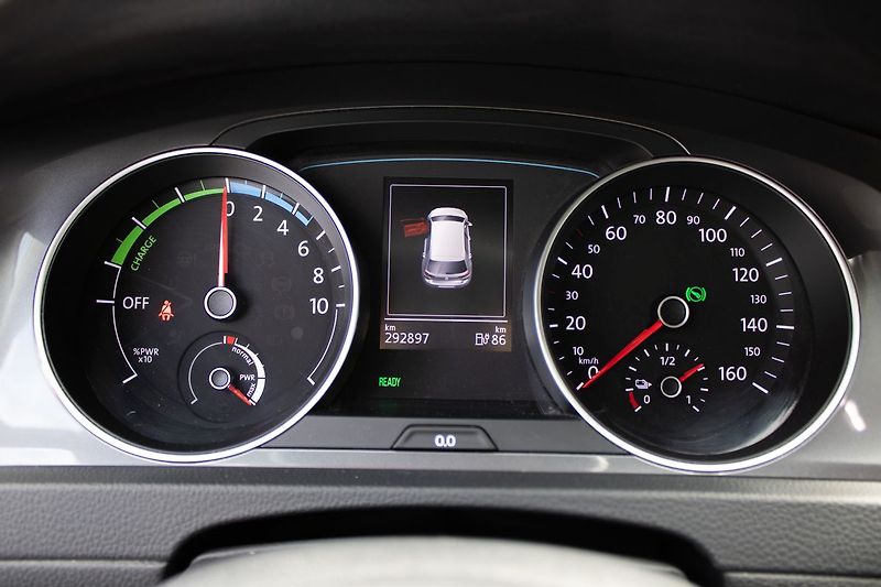 Volkswagen e-Golf eGolf, nová STK, 100% stav. - fotka 18 z 46