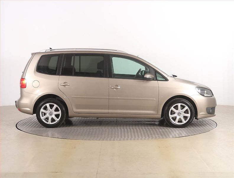 Volkswagen Touran (2013) 2.0 TDI, Navi, Tempomat - fotka 6 z 19