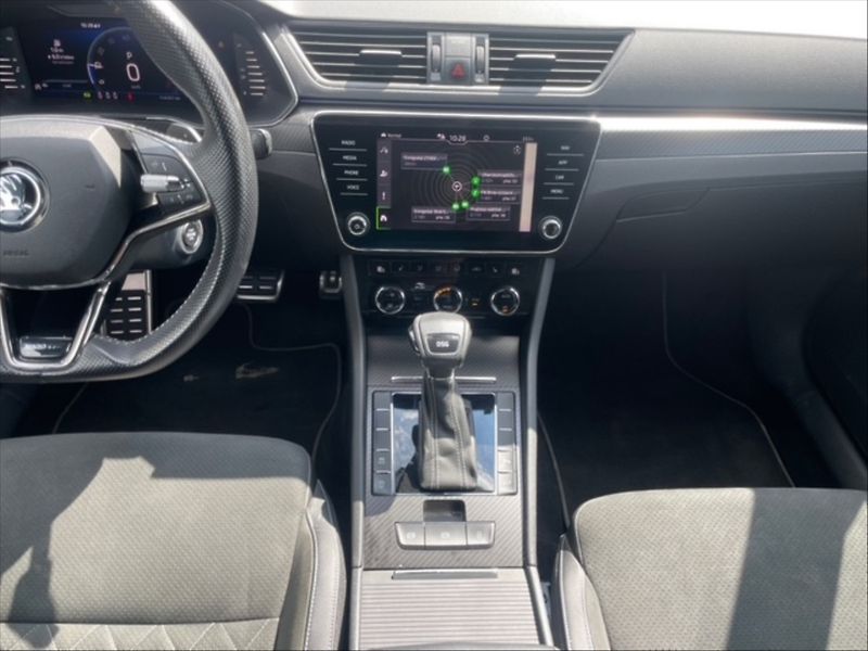 Škoda Superb 2,0 TDI 110 Sportline DSG - fotka 10 z 11