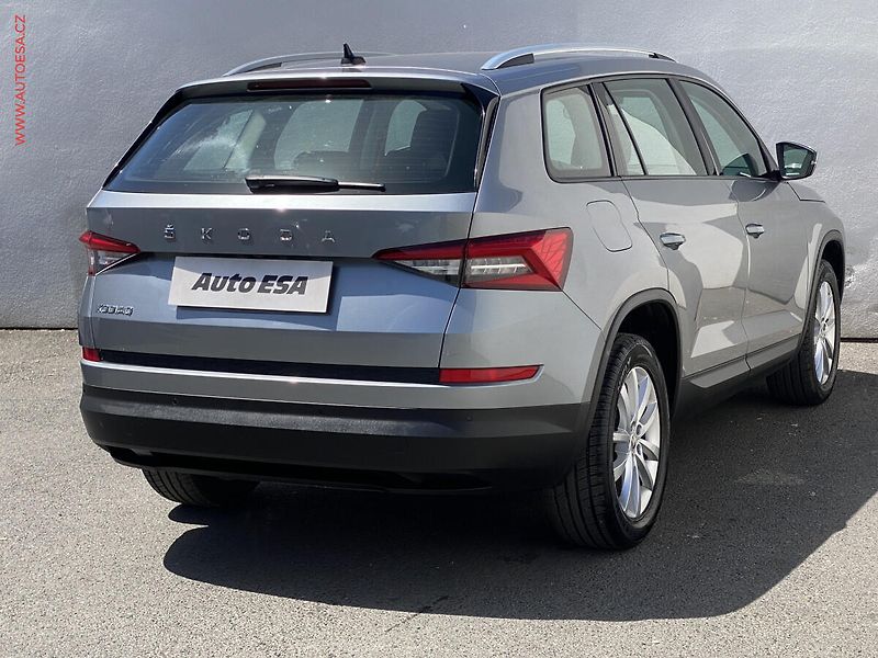Škoda Kodiaq (2021) 1.5 TSi, Style, TZ, navi - fotka 4 z 17