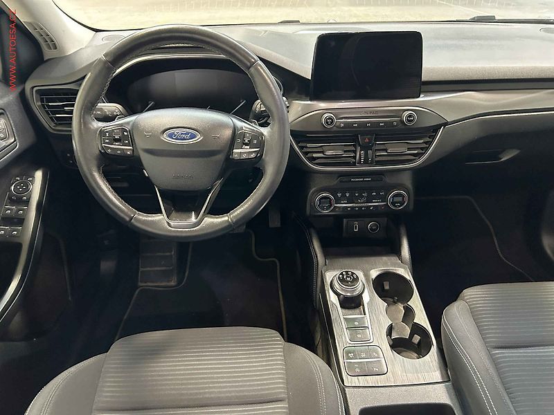Ford Focus (2019) 1.0 EB, Titanium, AT, LED - fotka 8 z 17