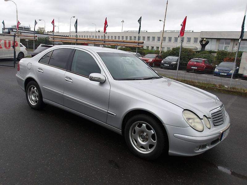 Mercedes-Benz Třídy E 2,2CDi - fotka 8 z 24