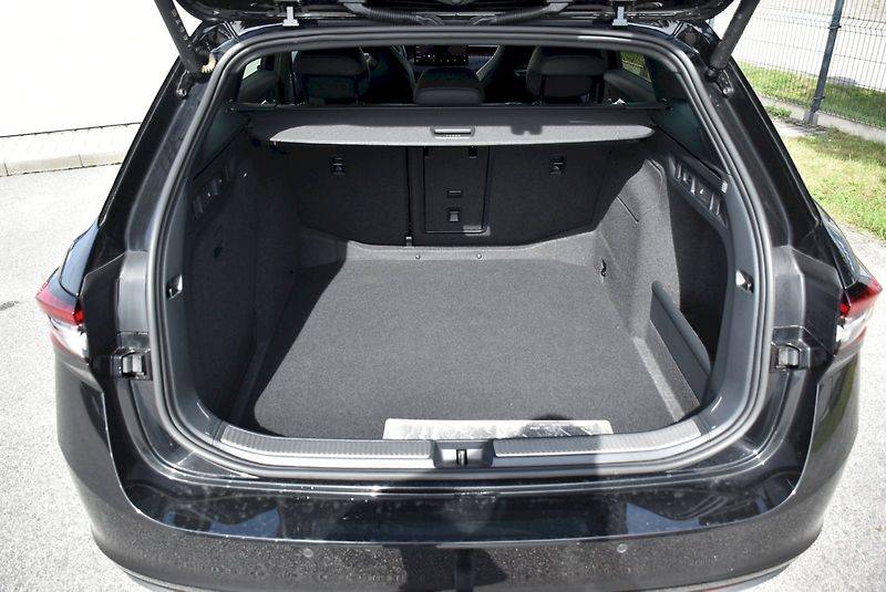 Škoda Superb (2025) Sportline 2.0 TDI 110 kW DSG - fotka 26 z 32