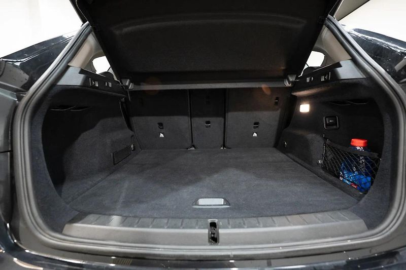 BMW Ostatní 216d Active Tourer - fotka 23 z 32