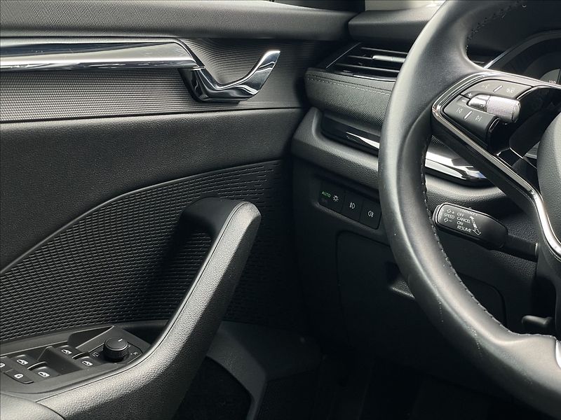 Škoda Octavia 2,0 TDI Combi Style Plus NAVI - fotka 14 z 23