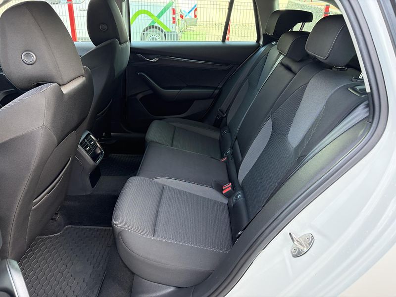 Škoda Octavia (2023) 110kW DSG/ACC/NAVI/SERVIS - fotka 19 z 24