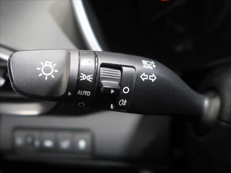 Hyundai Santa Fe 2,2 CRDi Smart 1.majitel CZ - fotka 18 z 31