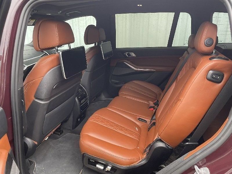 BMW X7 M50I - fotka 3 z 12