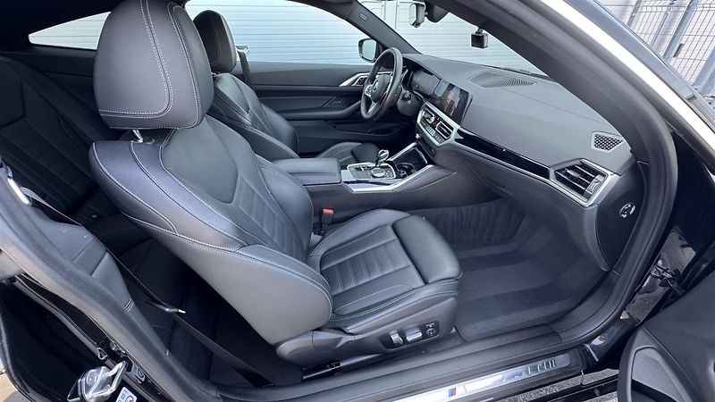 BMW Řada 4 420d xDrive Coupe - fotka 12 z 17