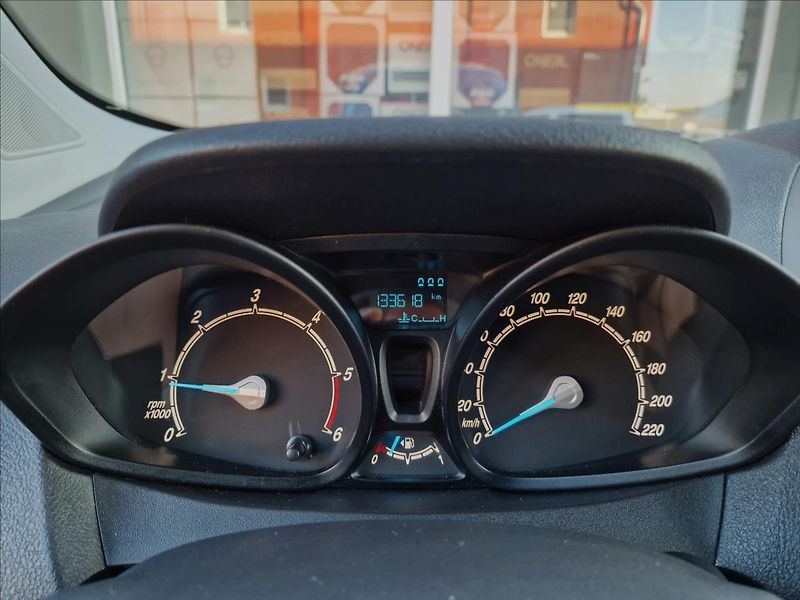 Ford Tourneo Courier 1.5TDCi 74kW Trend,ČR,1.Maj. - fotka 23 z 50