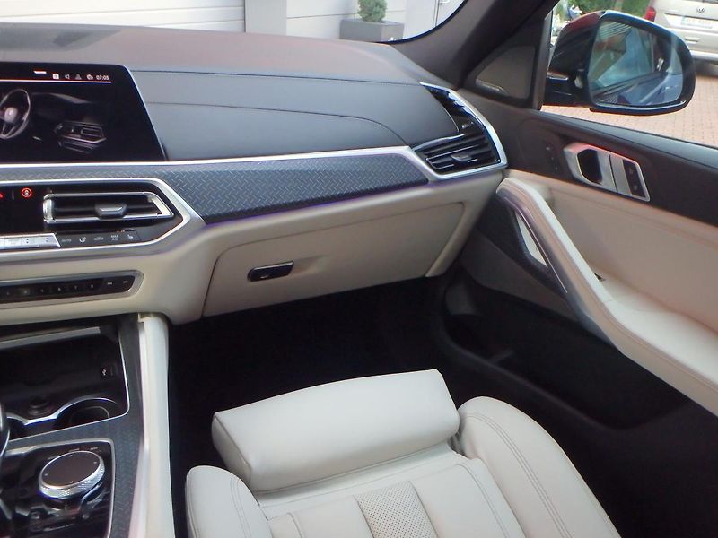 BMW X6 (2020) M 5.0i INDIVIDUAL  - fotka 15 z 28