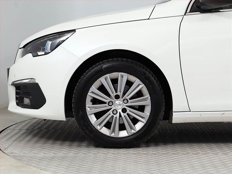 Peugeot 308 (2018) 1.6 BlueHDi, Tempomat - fotka 12 z 17
