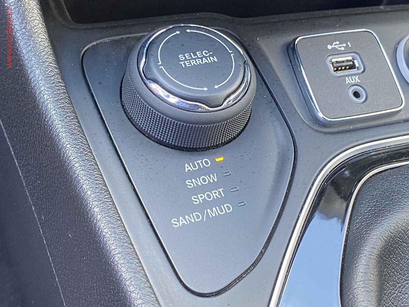Jeep Cherokee (2019) 2.2 CRD 4x4, 2.maj,ČR - fotka 16 z 20