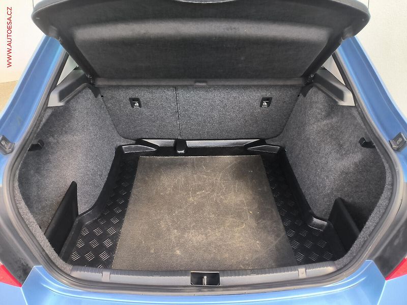 Škoda Rapid (2013) 1.2 TSi, Ambition, park. - fotka 7 z 16