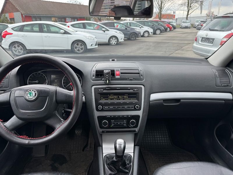 Škoda Octavia (2010) 1.6 TDI 77kW - fotka 20 z 29