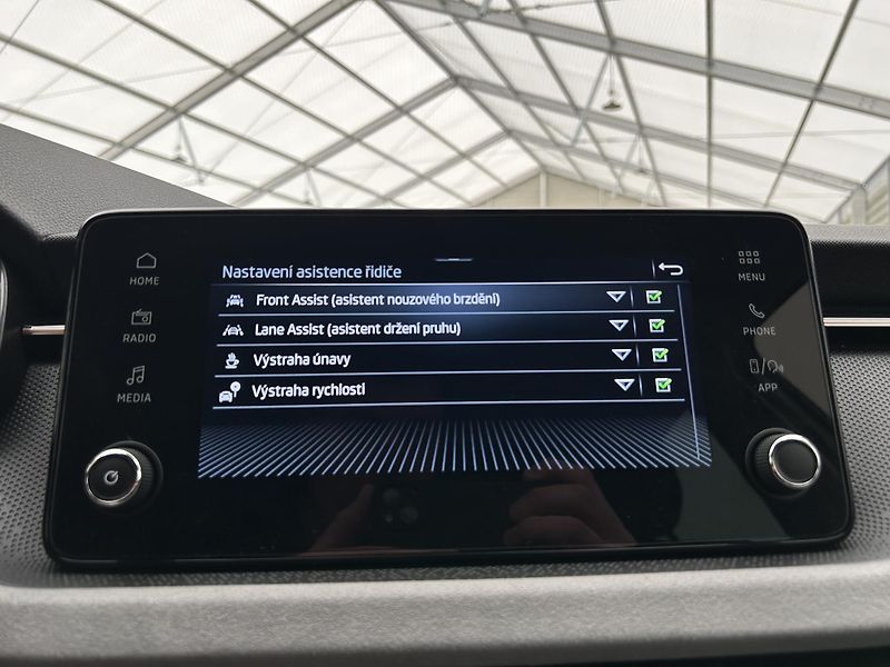 Škoda Kamiq 1.5 TS Top selection - fotka 13 z 27