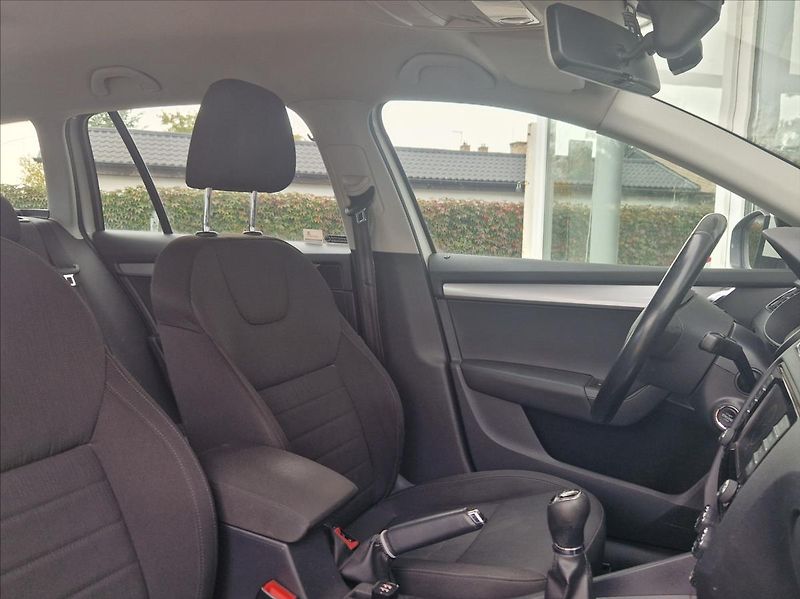 Škoda Octavia 2,0 TDI 110kW TAŽNÉ VÝHŘ. NOSI - fotka 16 z 41
