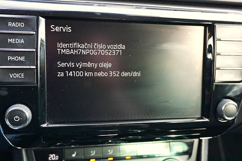 Škoda Superb (2016) STYLE PLUS 2,0 TDI 110 kW - fotka 42 z 53