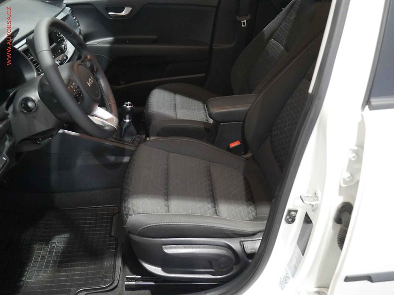 Kia Rio (2022) 1.2 i, 1.maj,ČR, AC, park - fotka 9 z 18