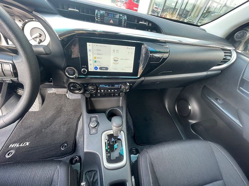 Toyota Hilux 2.8 D-4D Automat Active - fotka 21 z 27
