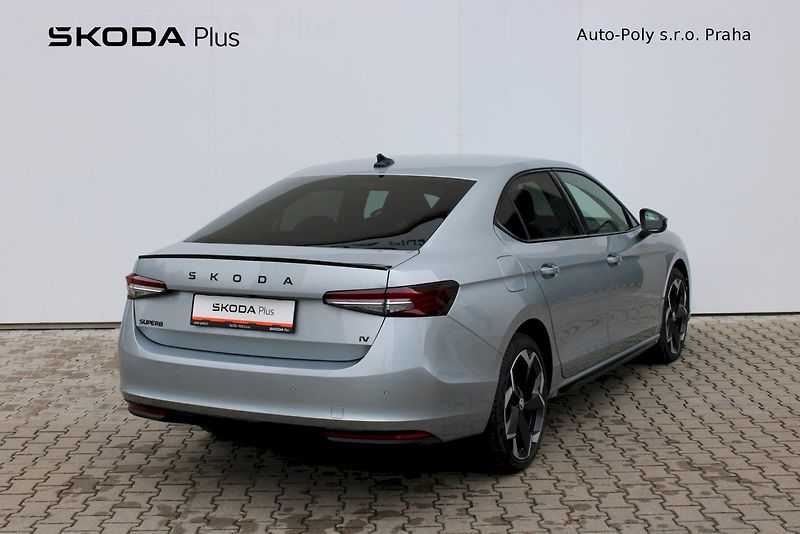 Škoda Superb (2025) Sportline 1,5 TSI PHEV - fotka 2 z 25