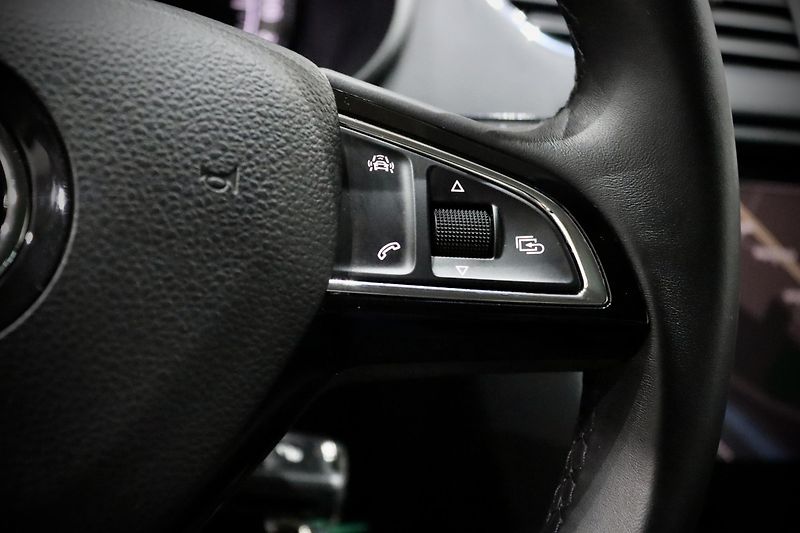 Škoda Octavia 3 FL Combi 1.4 TSI 110 kW - fotka 26 z 37