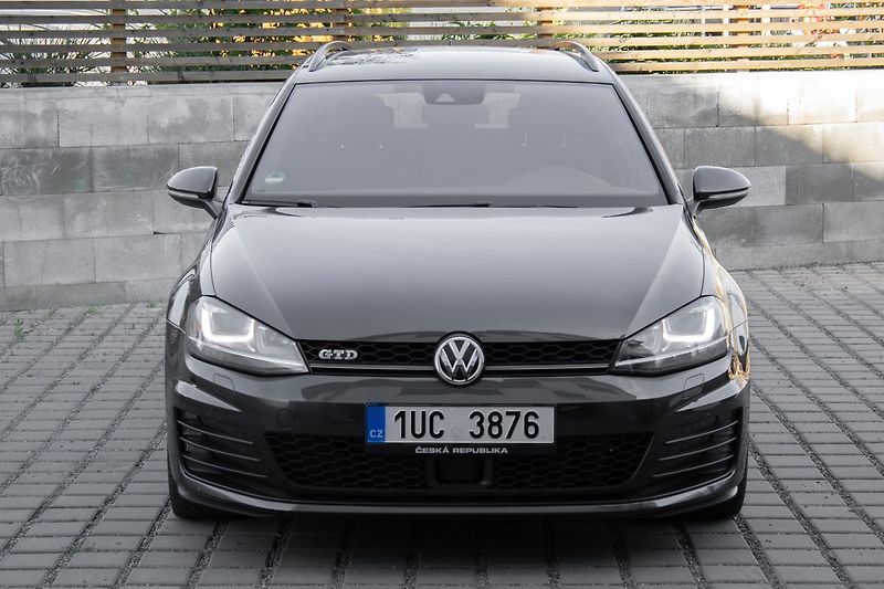 Volkswagen Golf - fotka 2 z 29