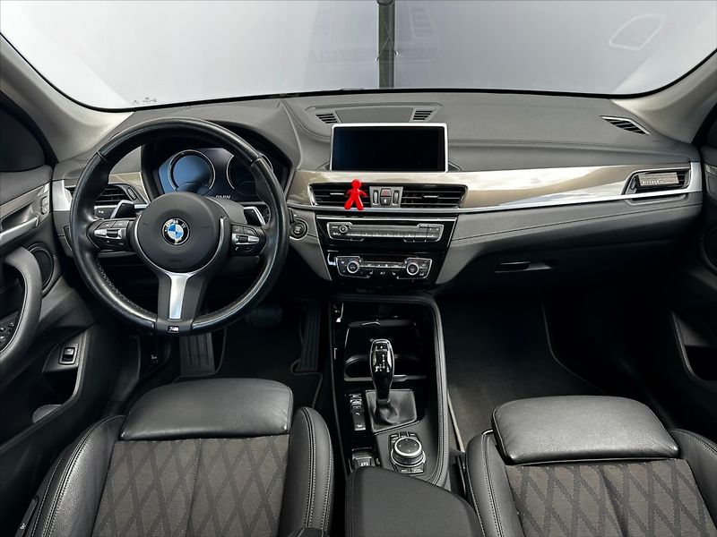 BMW X1 2,0 140kW-xDRIVE-CZ-DPH-VÝBAVA - fotka 17 z 44