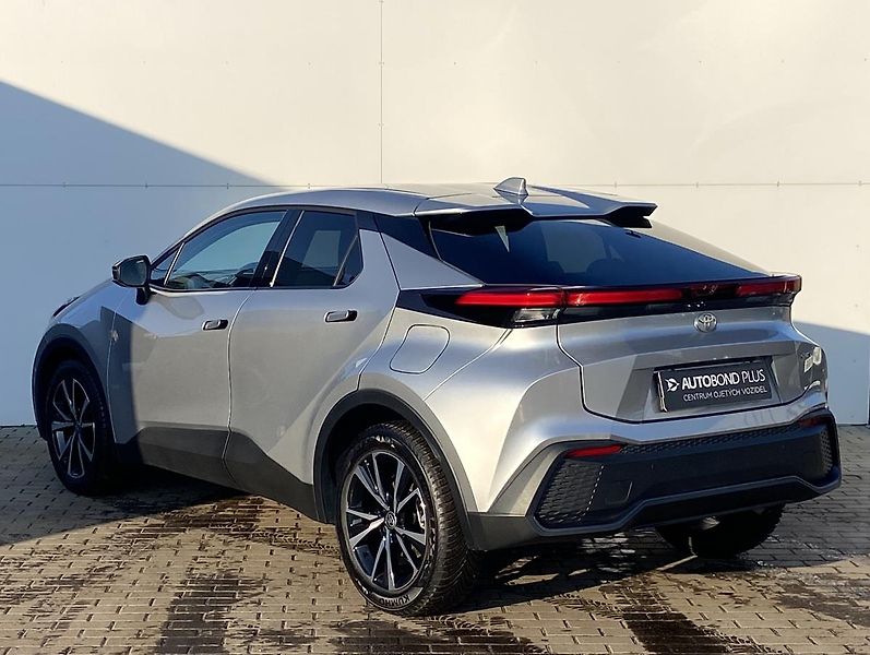Toyota C-HR 2.0 HSD e-CVT Style - fotka 7 z 21