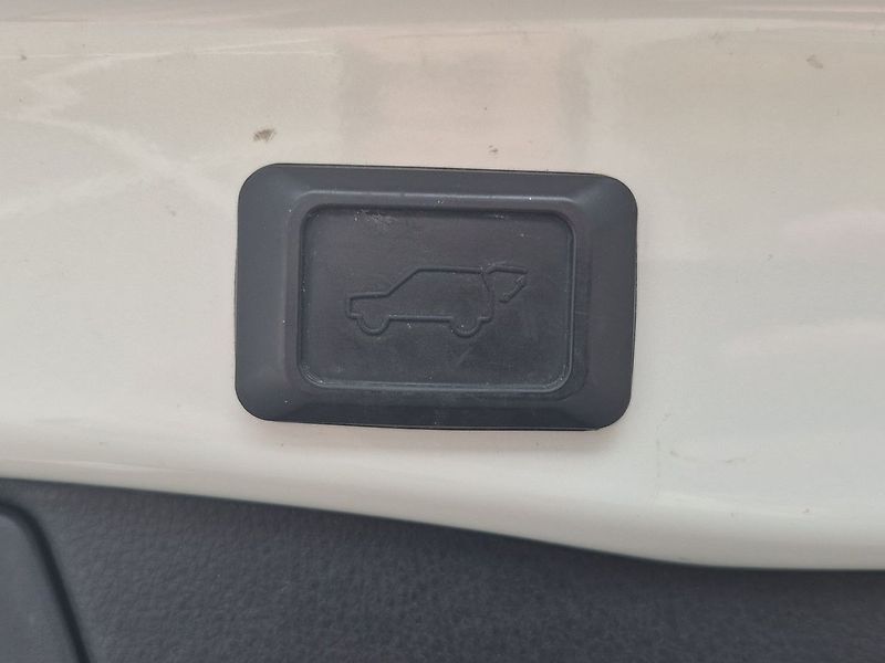 Toyota RAV4 2.0i 4x2 6MT Comfort Style 129 - fotka 21 z 24