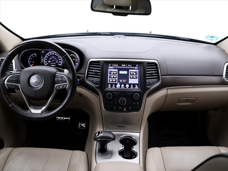 Jeep Grand Cherokee 3.0 CRDI 184kW Overland 4WD - fotka 29 z 40