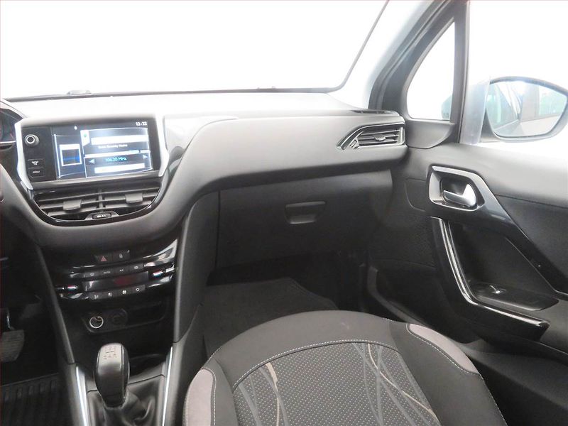 Peugeot 208 (2014) 1.2 PureTech, Serv.kniha - fotka 8 z 15