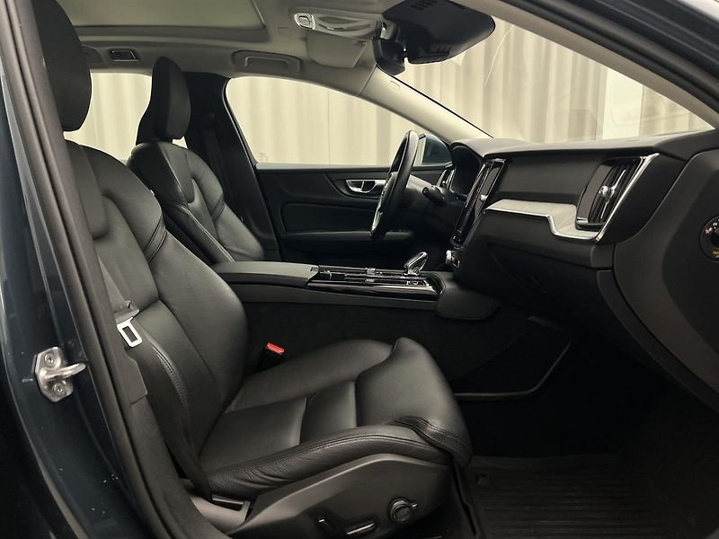 Volvo V60 T6 AWD RECHARGE INSCRIPTION  - fotka 19 z 43