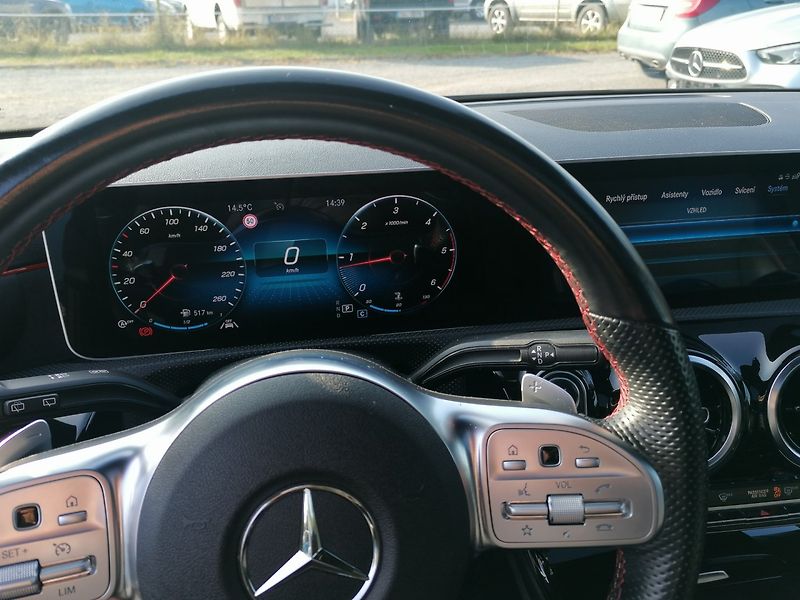 Mercedes-Benz Třídy A (2020) 2.0 200D AMG Line 110kW 9G - fotka 25 z 46