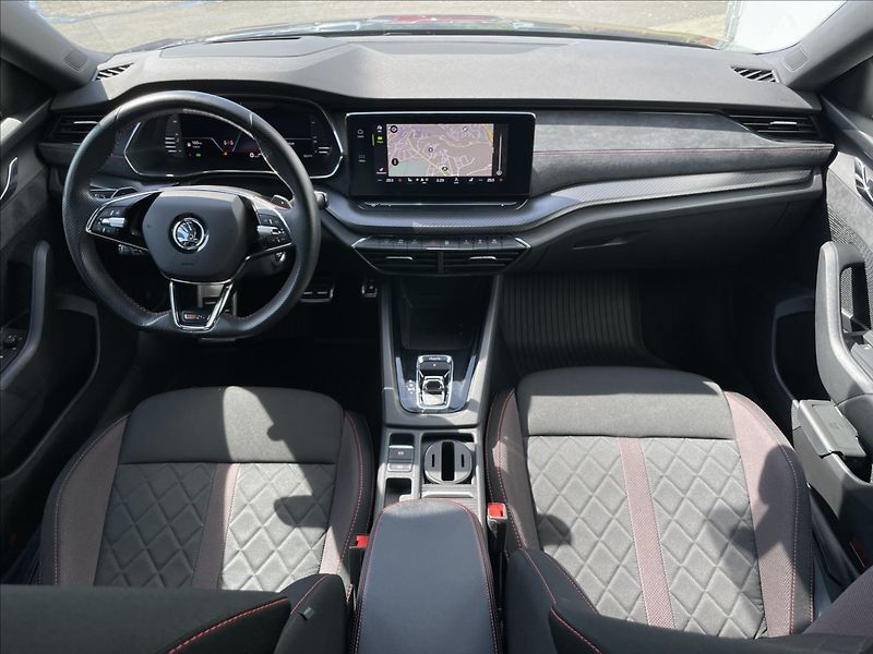 Škoda Octavia 2,0 TDI 4x4 DSG Combi RS TAŽNÉ - fotka 6 z 22