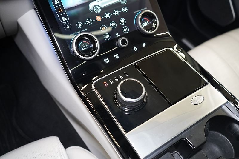 Land Rover Range Rover Velar R-Dynamic HSE, Masáž, Vzduch - fotka 30 z 46