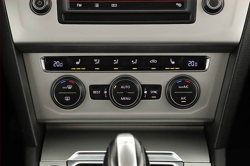 Volkswagen Passat (2015) 2.0 BiTDI, 4X4, Automat, Kůže - fotka 16 z 21
