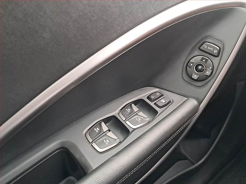 Hyundai Santa Fe (2015) 2.2 CRDi, 4X4, Automat - fotka 17 z 18