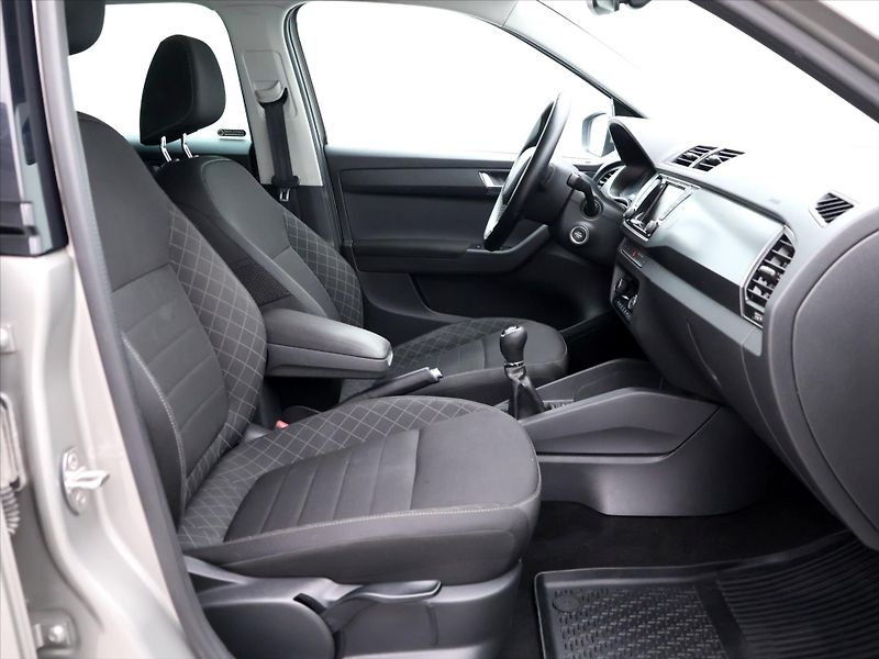 Škoda Fabia 1,2 TSI 81kW CZ Style - fotka 11 z 28