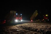 Na stavbě dálnice D11 se pracuje i za tmy