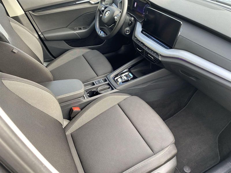 Škoda Octavia (2023) Combi 2.0 TDI DSG Ambition - fotka 8 z 35