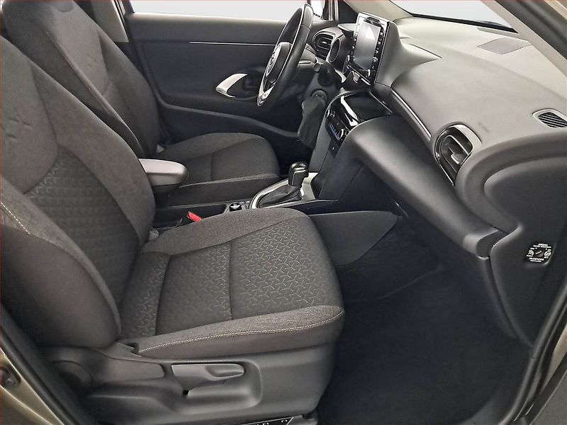 Toyota Yaris Cross (2023) 1.5 VVT-iE E-Four - fotka 9 z 18